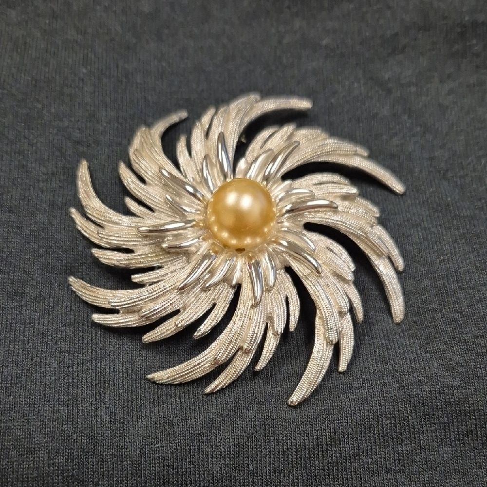 Sarah Coventry Pin